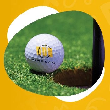 Queensland golf day chips in for cancer charity